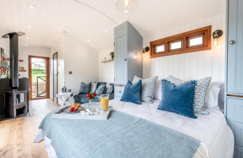 Looe House | Daisy Park Shepherds Hut