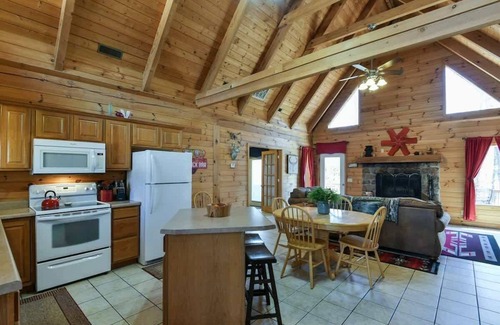 Branson Cedars Cabin | Dakota Lodge Summary: