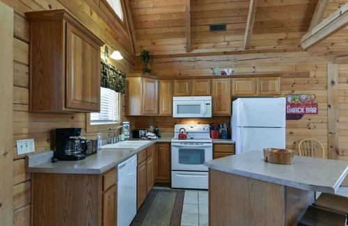 Branson Cedars Cabin | Dakota Lodge Summary: