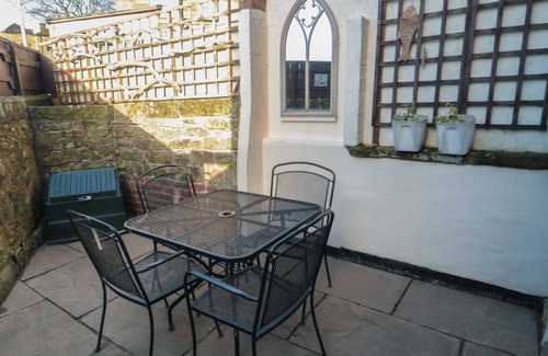 Fylingthorpe Cottage | Dale View