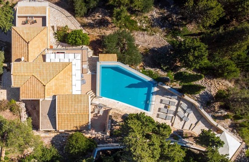 Koutsi Villa | Danai Villa - Charming escape with oceanside views