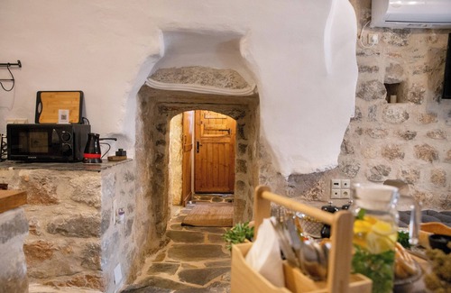 Koita House | Dandy Villas Mani - Old Tower House - Fireplace - Pool