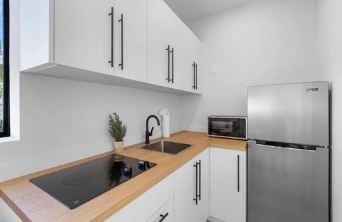 Melaleuca Gardens Apartment | Dania Private Studio | Minutes to Dania Beach
