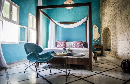 Tyre House | Dar Camelia