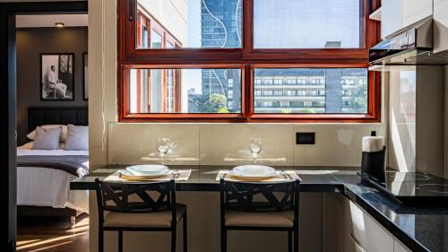 Santa Cruz Apartment | Dark Nicholson