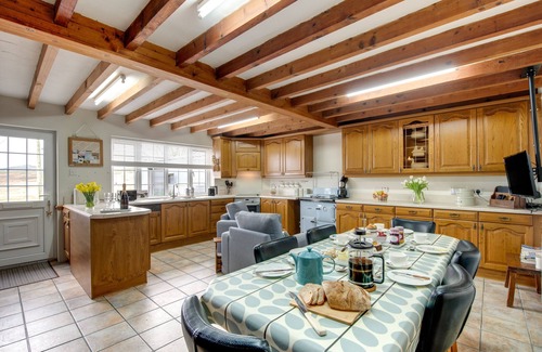Garndolbenmaen House | Darn Isaf - Three Bedroom House, Sleeps 5