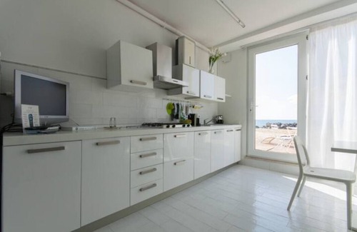 Trappeto House | “Darsena”, a fine loft directly on the beach