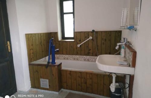 Opusztaszer Apartment | Darutollas Vendégház