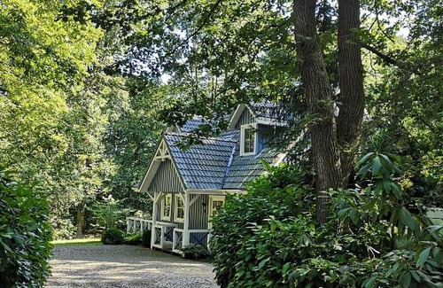Hollnseth House | Das blaue Haus