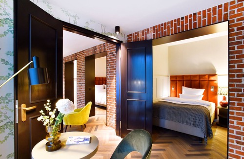 Murwik Hotel | Das James