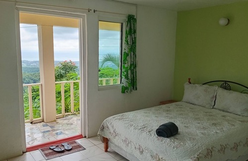 Apia Cabin | Dave Parker's Eco Lodge