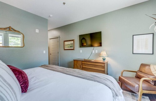 Historic Downtown Manteo Hotel | Dawson's Hunting Retreat