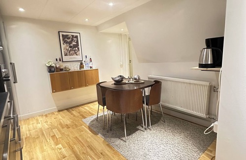 Hovas Apartment | Daylight basement apartment,nnear Sea, Golf Course, Lakes & Forest in Gothenburg