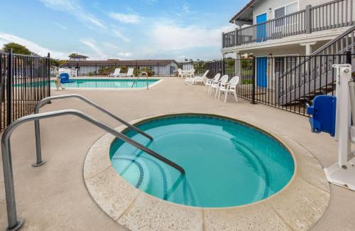 Arroyo Grande Hotel | Days Inn by Wyndham Arroyo Grande Pismo Beach