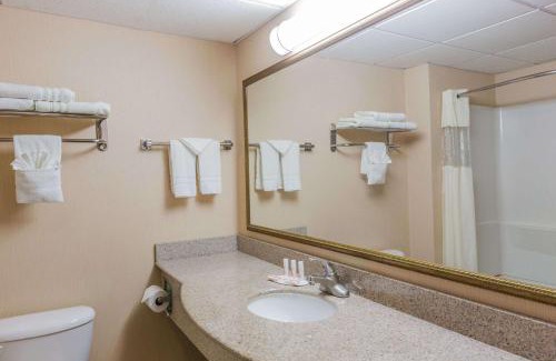 Hackettstown Hotel | Days Inn by Wyndham Budd Lake