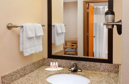Charleston Hotel | Days Inn by Wyndham Charleston