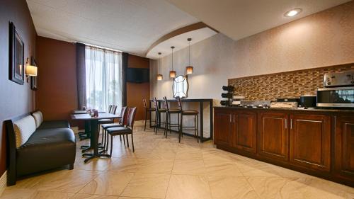 Columbia Hotel | Days Inn by Wyndham Columbia Kentucky