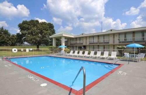Forrest City Hotel | Days Inn by Wyndham Forrest City