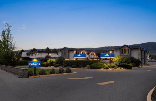 Rutland Hotel | Days Inn by Wyndham Kelowna