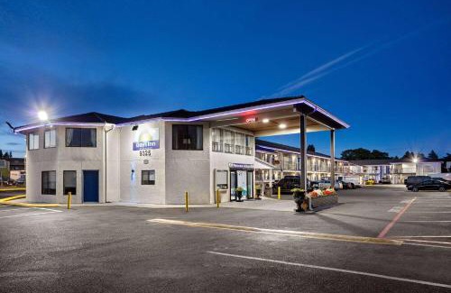 Monta Vista Hotel | Days Inn by Wyndham Lakewood South Tacoma