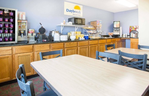 Lexington Hotel | Days Inn by Wyndham Lexington NE