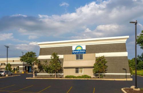 Pleasant Prairie Hotel | Days Inn by Wyndham Pleasant Prairie Kenosha