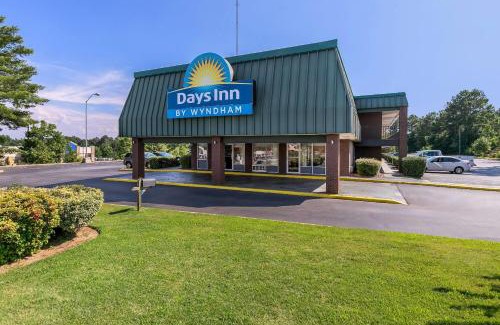 Seneca Hotel | Days Inn by Wyndham Seneca-Clemson