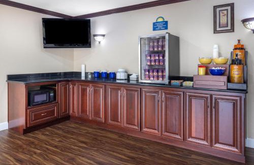 St. Robert Hotel | Days Inn by Wyndham St. Robert Waynesville/Ft. Leonard Wood