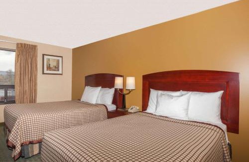 Utica Hotel | Days Inn by Wyndham Utica