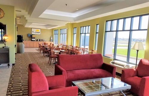 Windsor Locks Hotel | Days Inn by Wyndham Windsor Locks/Bradley Intl Airport