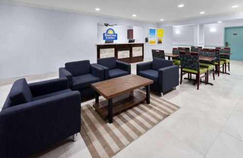 Siler City Hotel | Days Inn & Suites by Wyndham Siler City