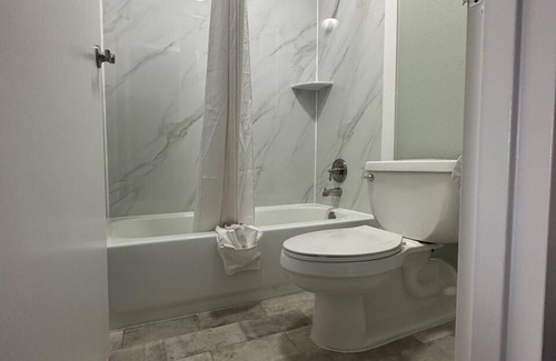 Jennings Hotel | Days Inn & Suites by Wyndham Jennings
