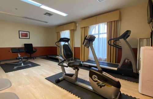 Winnie Hotel | Days Inn & Suites by Wyndham Winnie