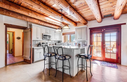 Tucson House | Dazzling mountain-view home with pool, office & Starlink internet - dog-friendly