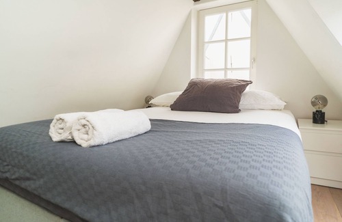 Grachtengordel-West Bed & Breakfast | De achterkamer - Tiny and cosy attic