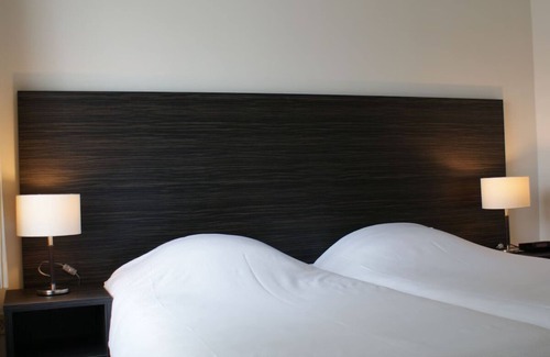 De Bult House | De Bult Getaway: 2 Units w/Sauna | Near National Parks & Trails