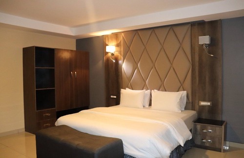 Enugu Hotel | De Castle hotels & Resort Enugu