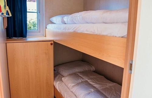Goedereede Ski Chalet | De Goede Ree 100 comfortable chalet near the North Sea