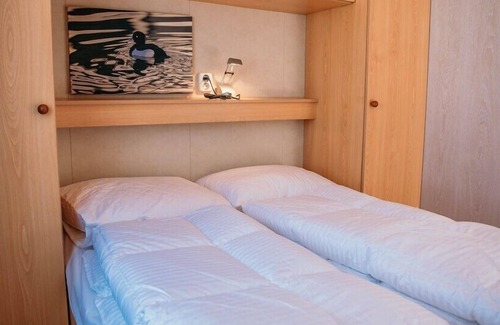 Goedereede Ski Chalet | De Goede Ree 100 comfortable chalet near the North Sea