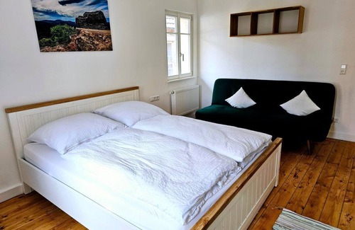 Ilbesheim Bed & Breakfast | Ferienwohnung "zum Emma" mit Hundezuschlag - Weingut Gästehaus Hechtmann
