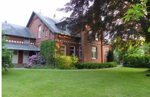 Lutjenholm Apartment | De ole Villa - Holiday apartment Swalbennest