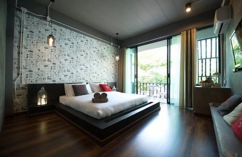 Hat Sai Ri Hotel | De Sea Almond Hotel Chumphon