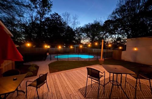 Siloam Springs House | Decca's Uptown Oasis