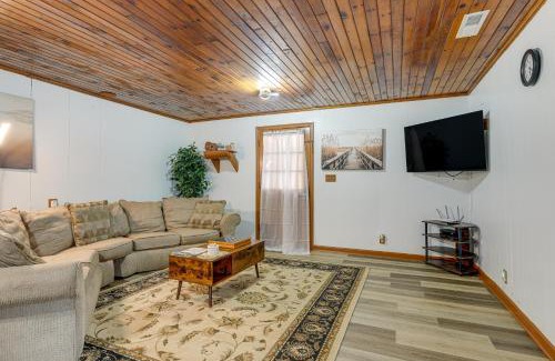 Cisco House | Deck and 2-Acre Yard Quiet Getaway in Crandall!