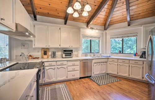 Apple Hill House | Deck and Grill Camino Home in Wine Country!