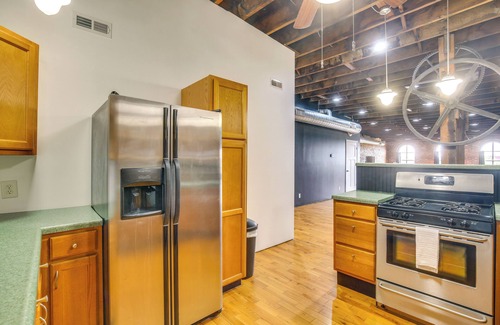 Hannibal Apartment | Deck + River View: Loft in Downtown Hannibal