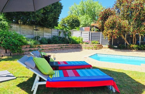 Kenridge Apartment | Dee-Ones at Napier , Self Catering with pool , 2 min from Durbanville Winelands