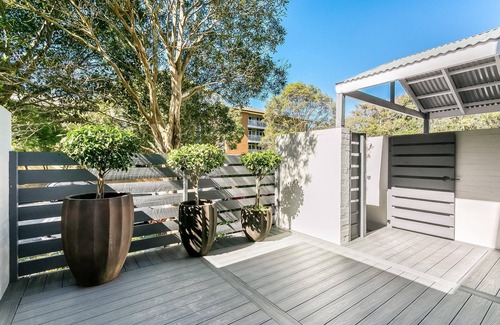 Dee Why House | Dee Why - DY008 - Clyde Rd - Renovated 3BR Townhouse with Courtyards Double Garage Near Dee Why Beach
