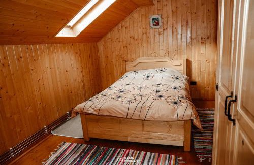 Brosteni Ski Chalet | Deer Chalet Brosteni
