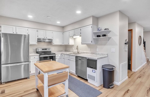 La Follette House | Deerfield Hideaway At Old Rocky 5 Bedroom Home